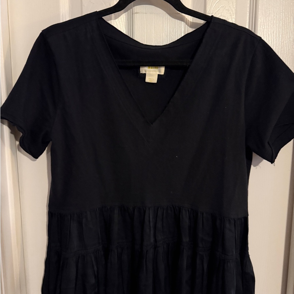 Maeve Black top with V-Neck and Short Sleeves S black